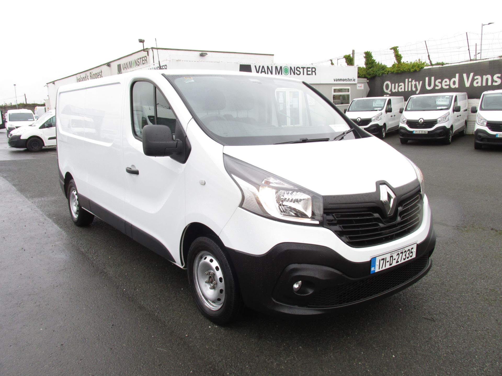 black renault trafic van for sale