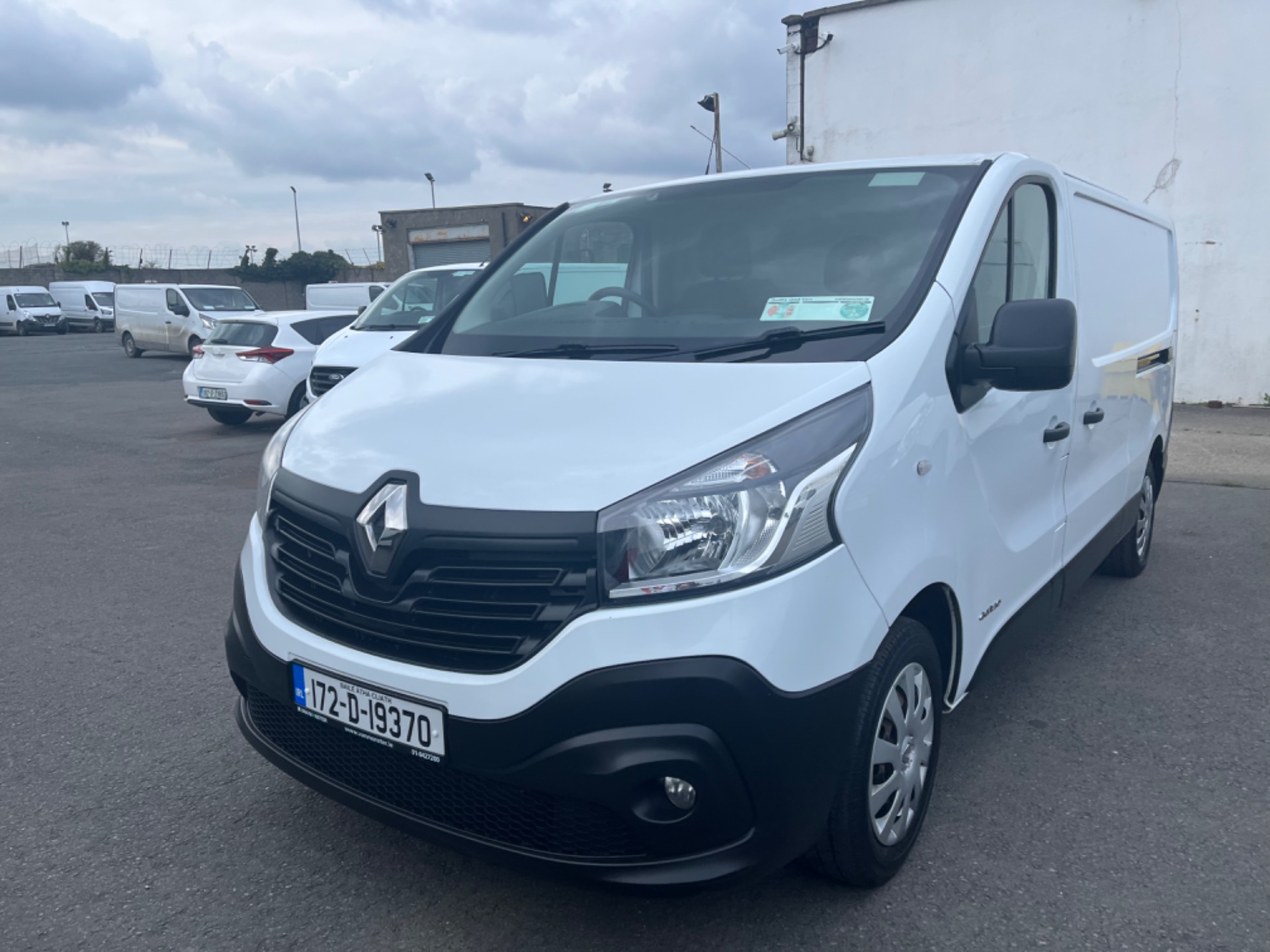 2017 Renault Trafic LL29 DCI 120 Business 3DR (172D19370) Thumbnail 3