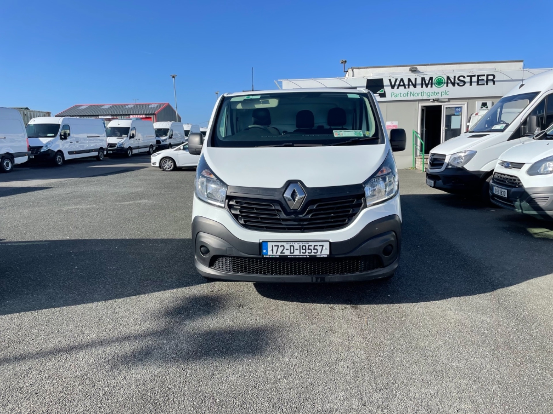 2017 Renault Trafic LL29 DCI 120 Business 3DR (172D19557) Thumbnail 2