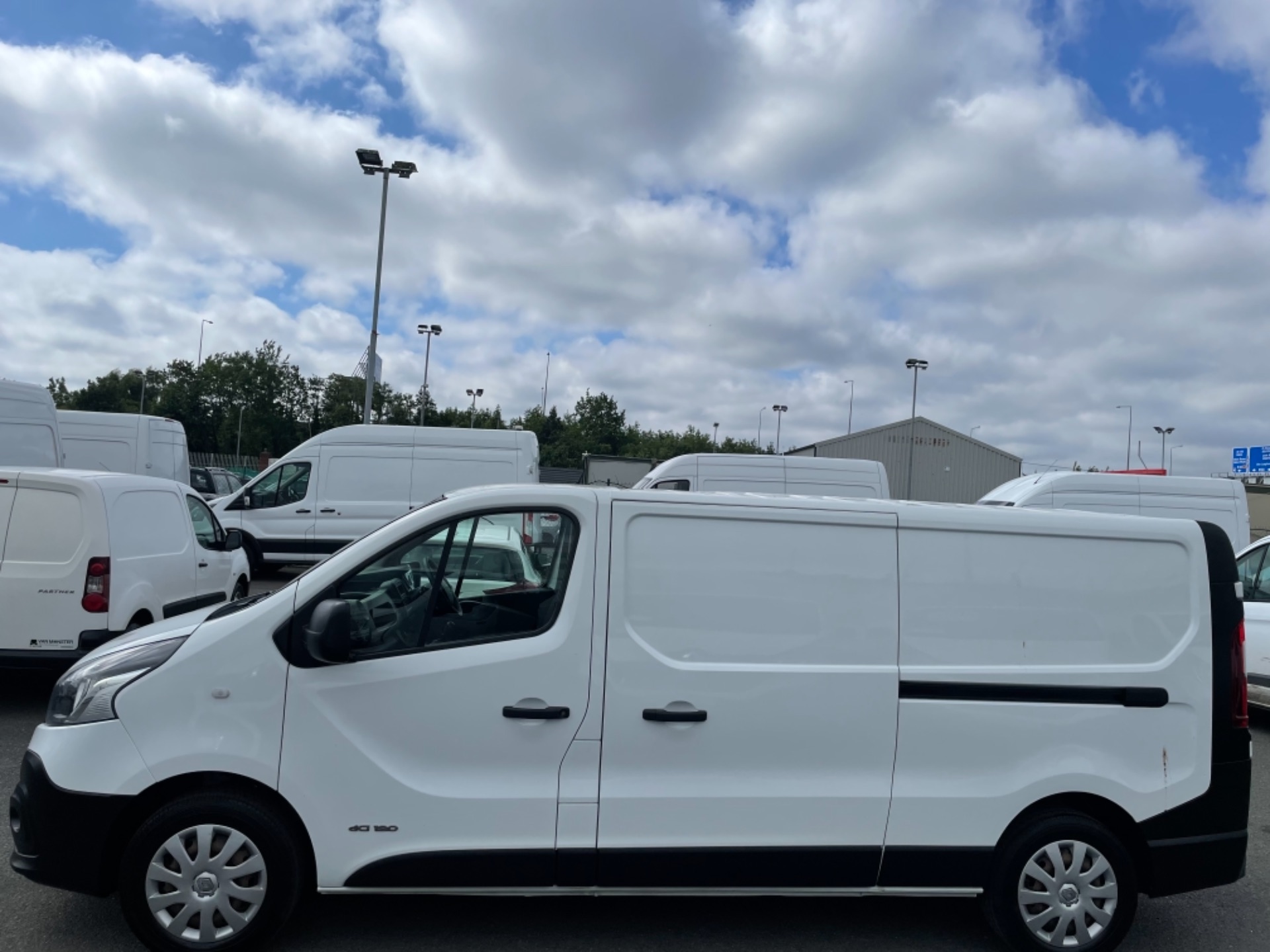 2018 Renault Trafic LL29 DCI 120 Business 3DR (181D11526) Thumbnail 4