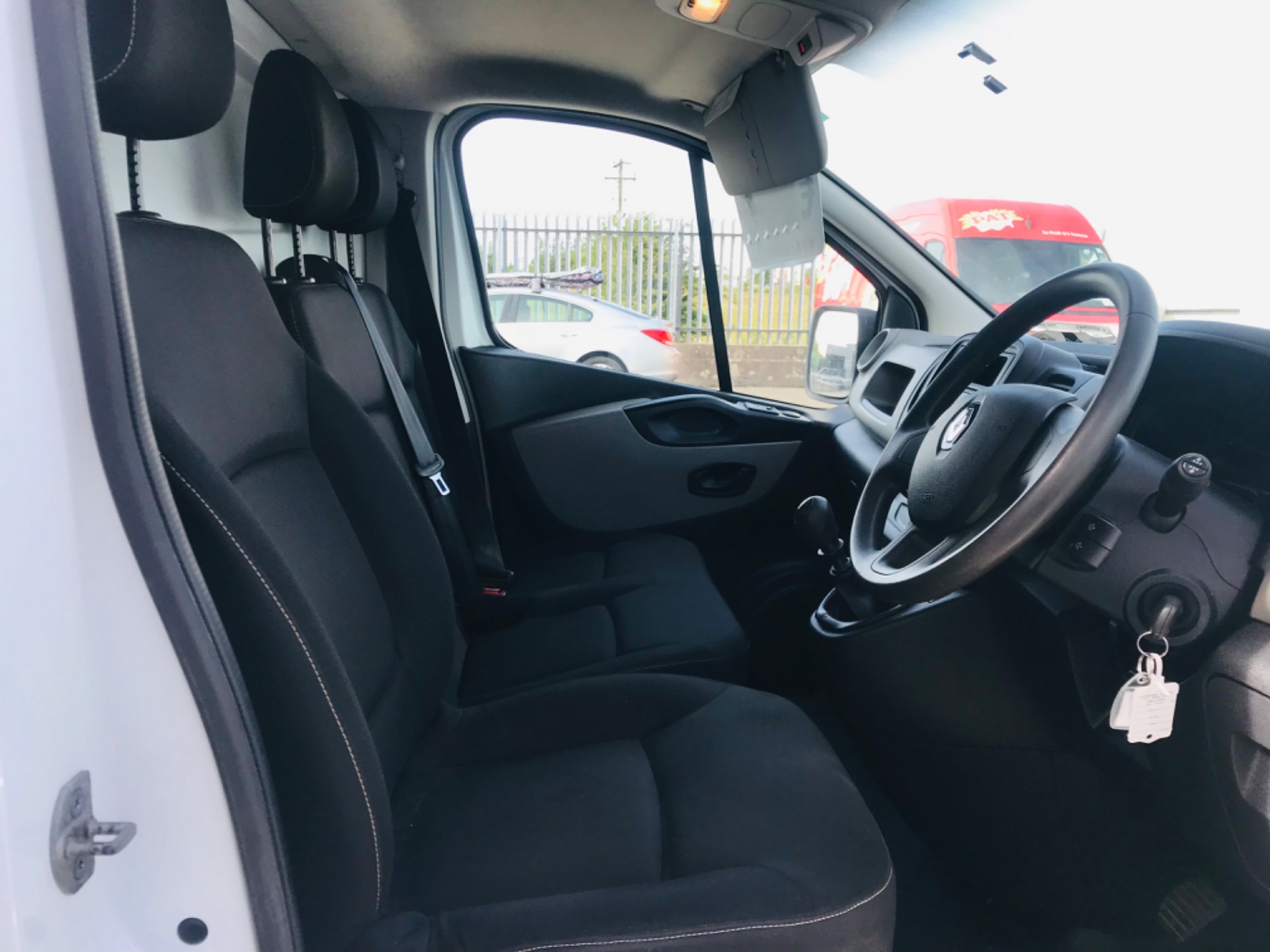 2018 Renault Trafic LL29 DCI 120 Business 3DR (181D11584) Thumbnail 12