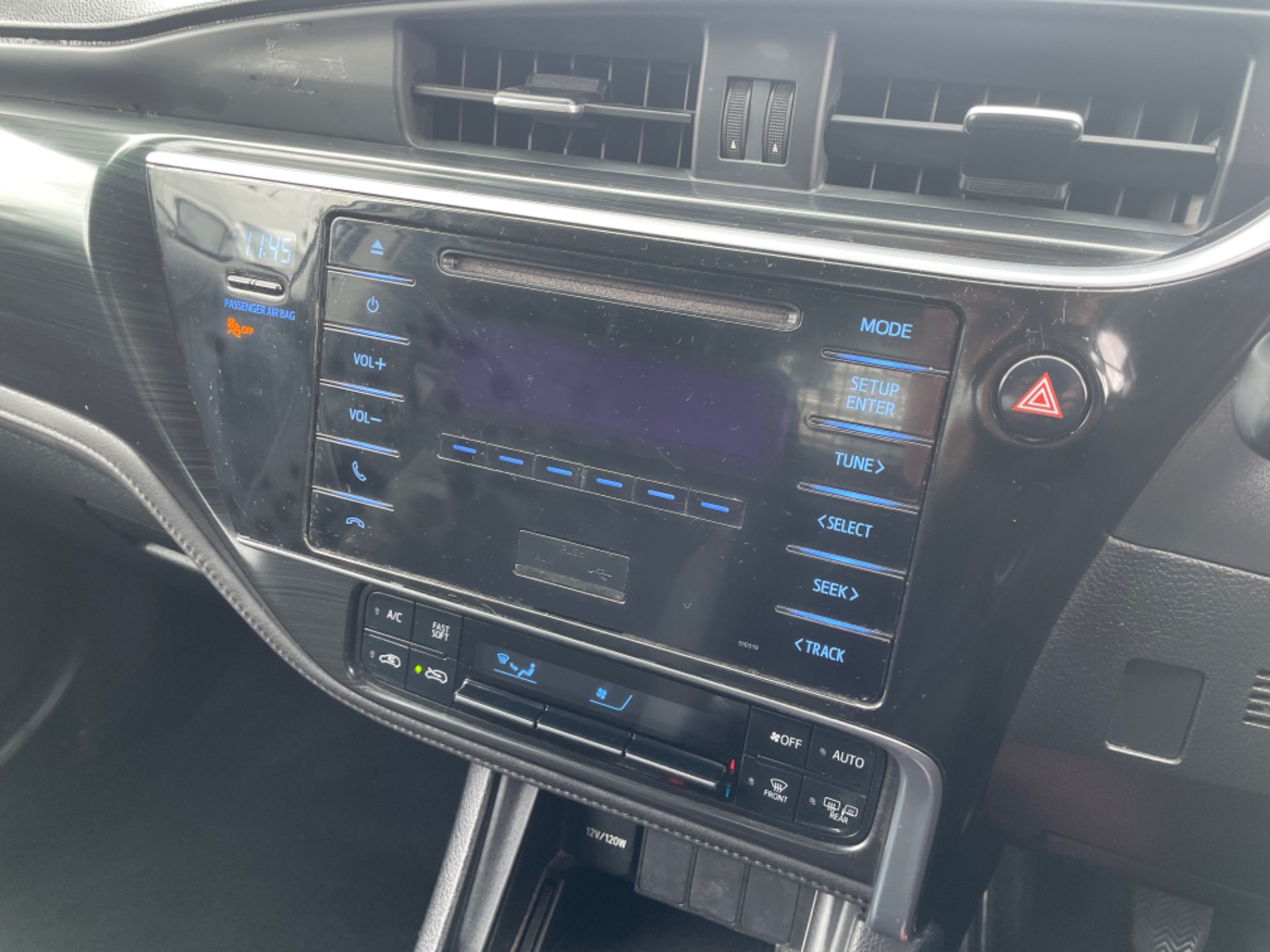 2018 Toyota Auris VAN 1.4 D4D Terra 4DR (181D12183) Thumbnail 13
