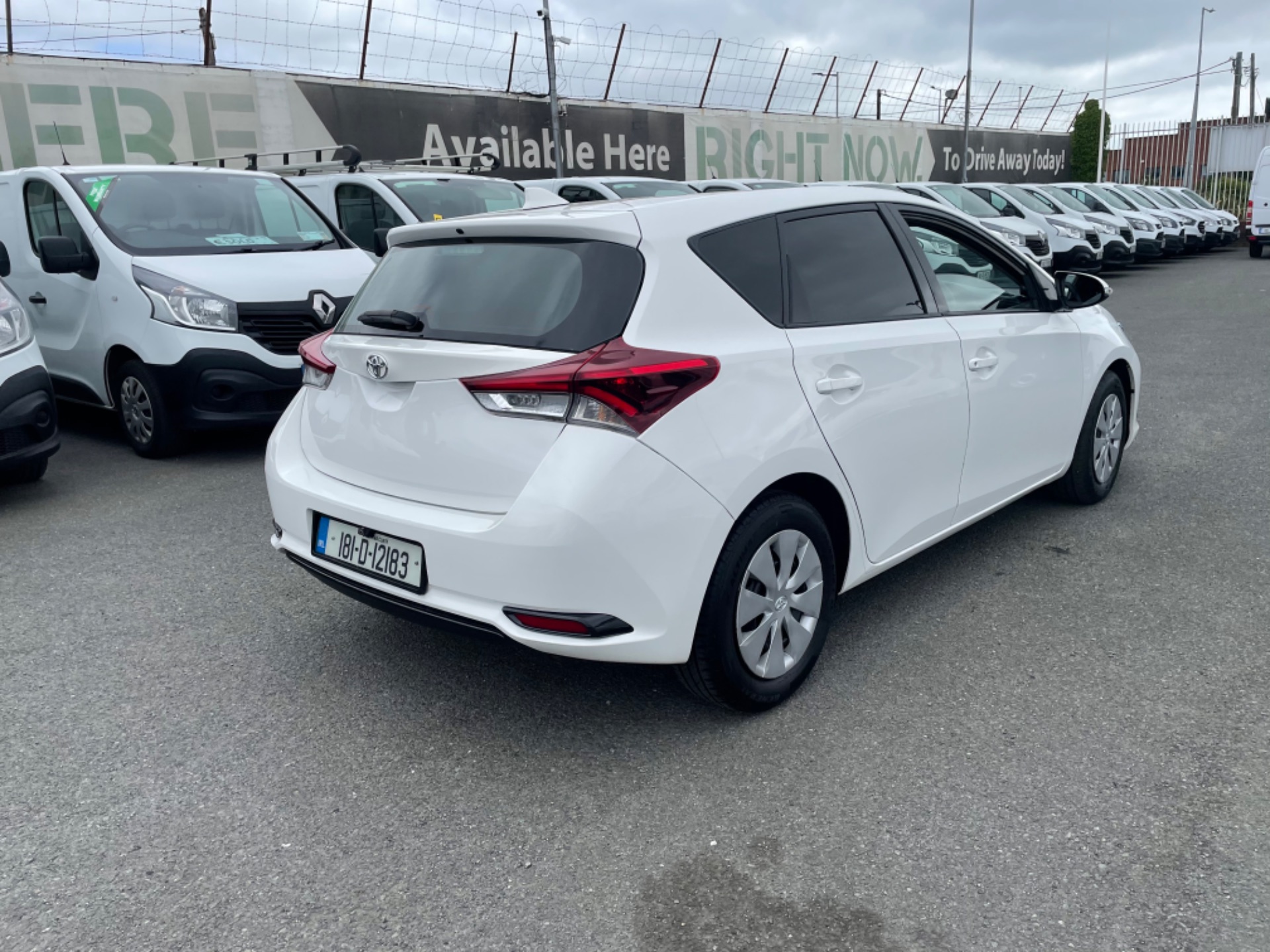 2018 Toyota Auris VAN 1.4 D4D Terra 4DR (181D12183) Thumbnail 6
