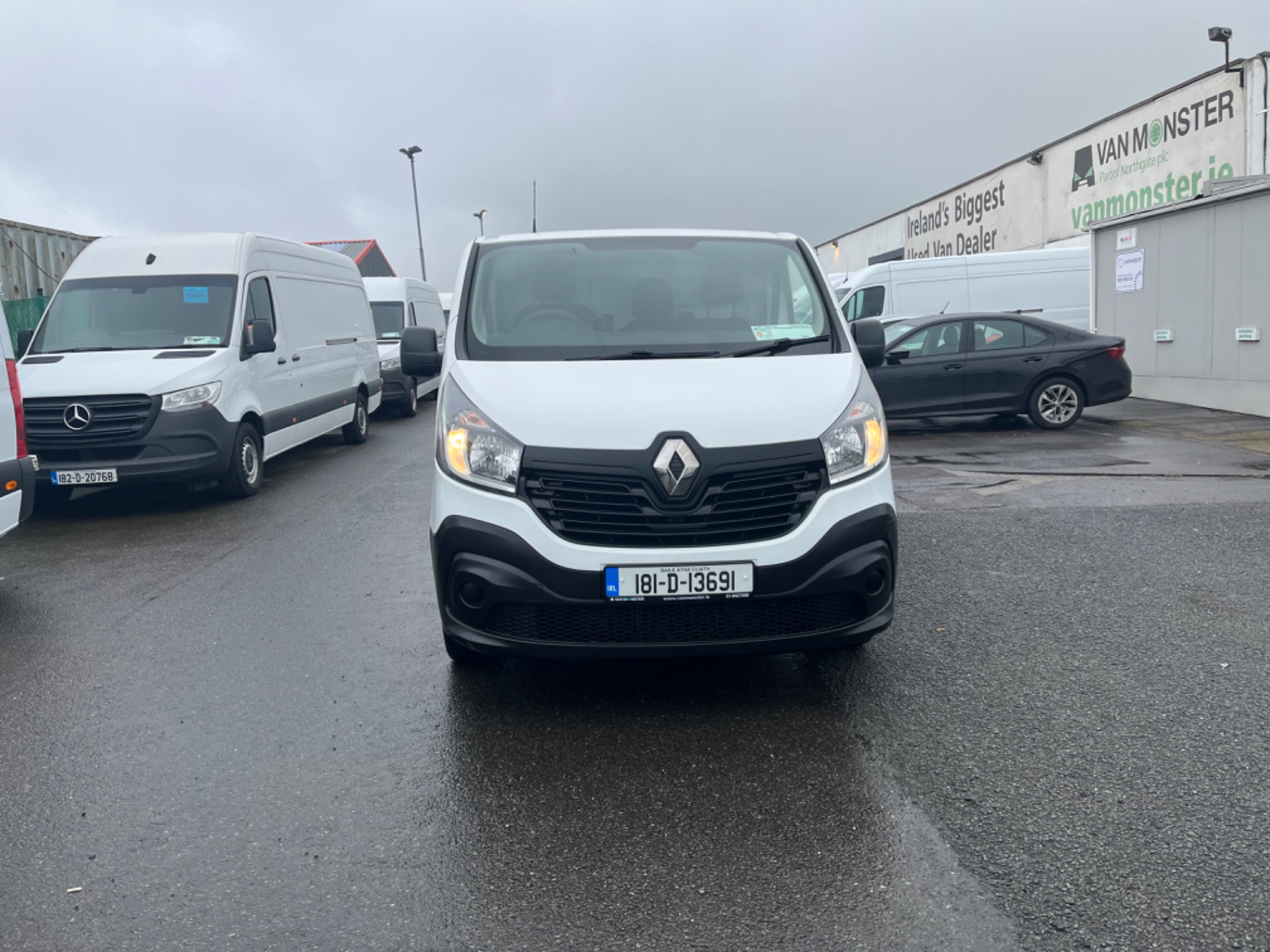 2018 Renault Trafic LL29 DCI 120 Business 3DR (181D13691) Thumbnail 2