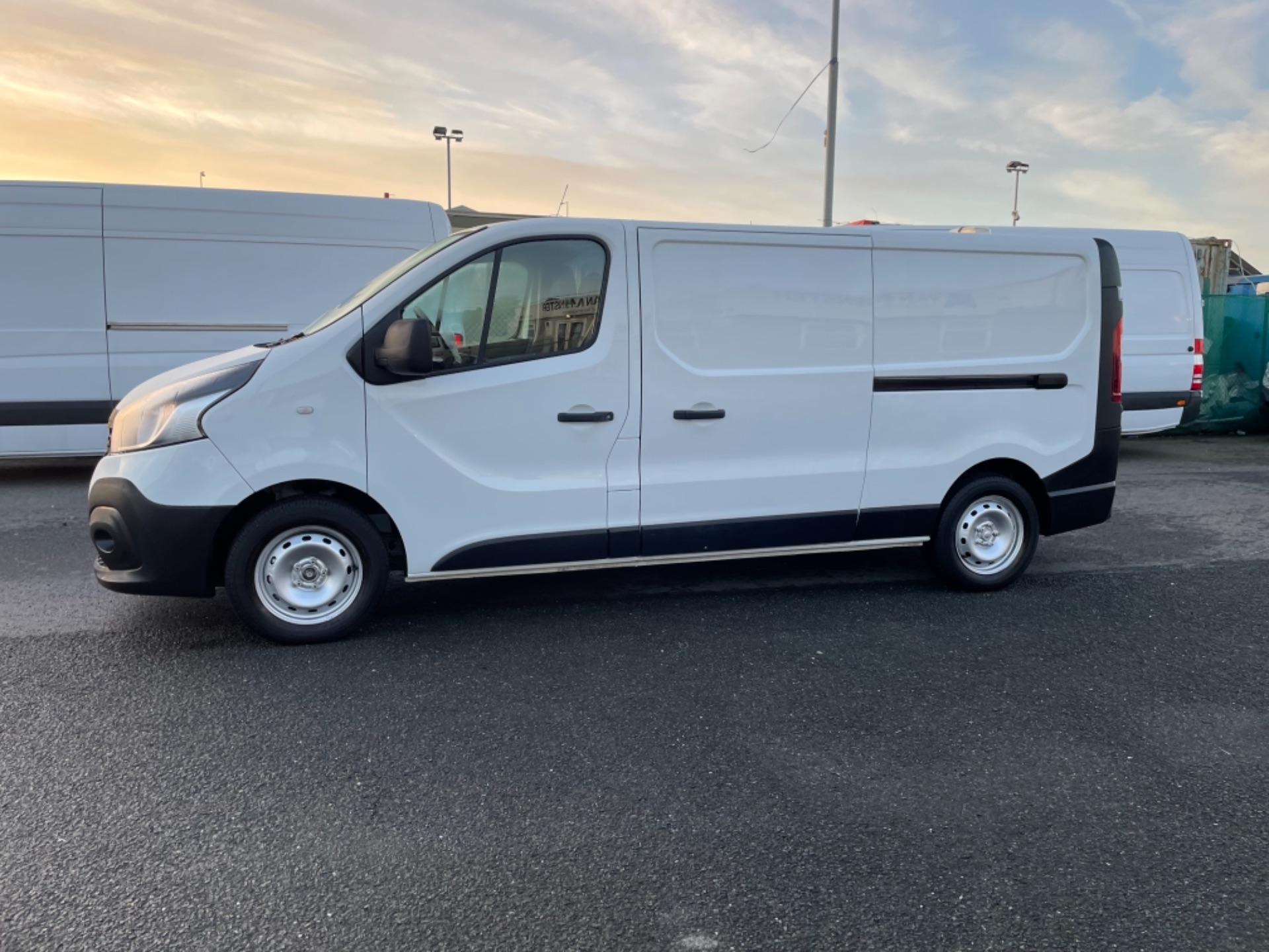 2018 Renault Trafic LL29 DCI 120 Business 3DR (181D13696) Thumbnail 4