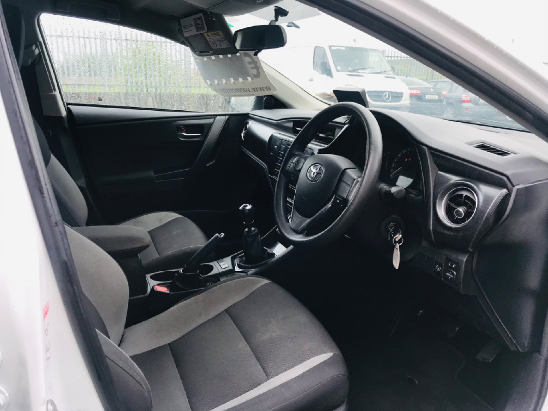 2018 Toyota Auris VAN 1.4 D4D TERRA 4DR (181D21718) Thumbnail 12