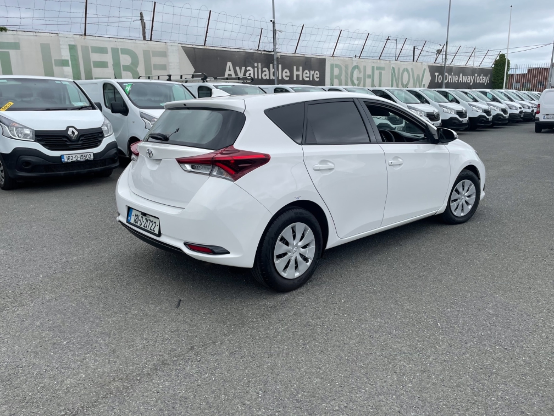 2018 Toyota Auris VAN 1.4 D4D TERRA 4DR (181D21722) Thumbnail 8