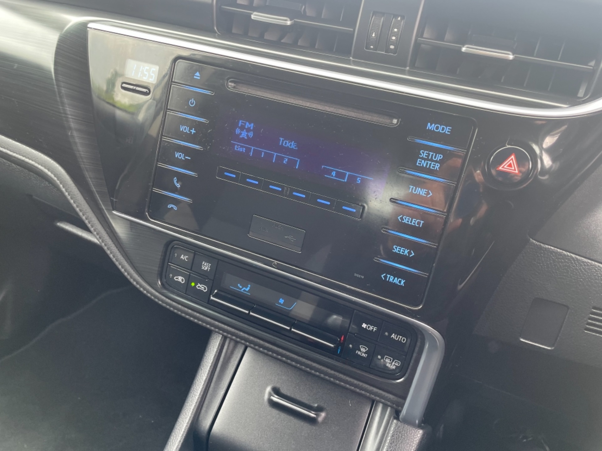 2018 Toyota Auris VAN 1.4 D4D TERRA 4DR (181D21722) Image 11