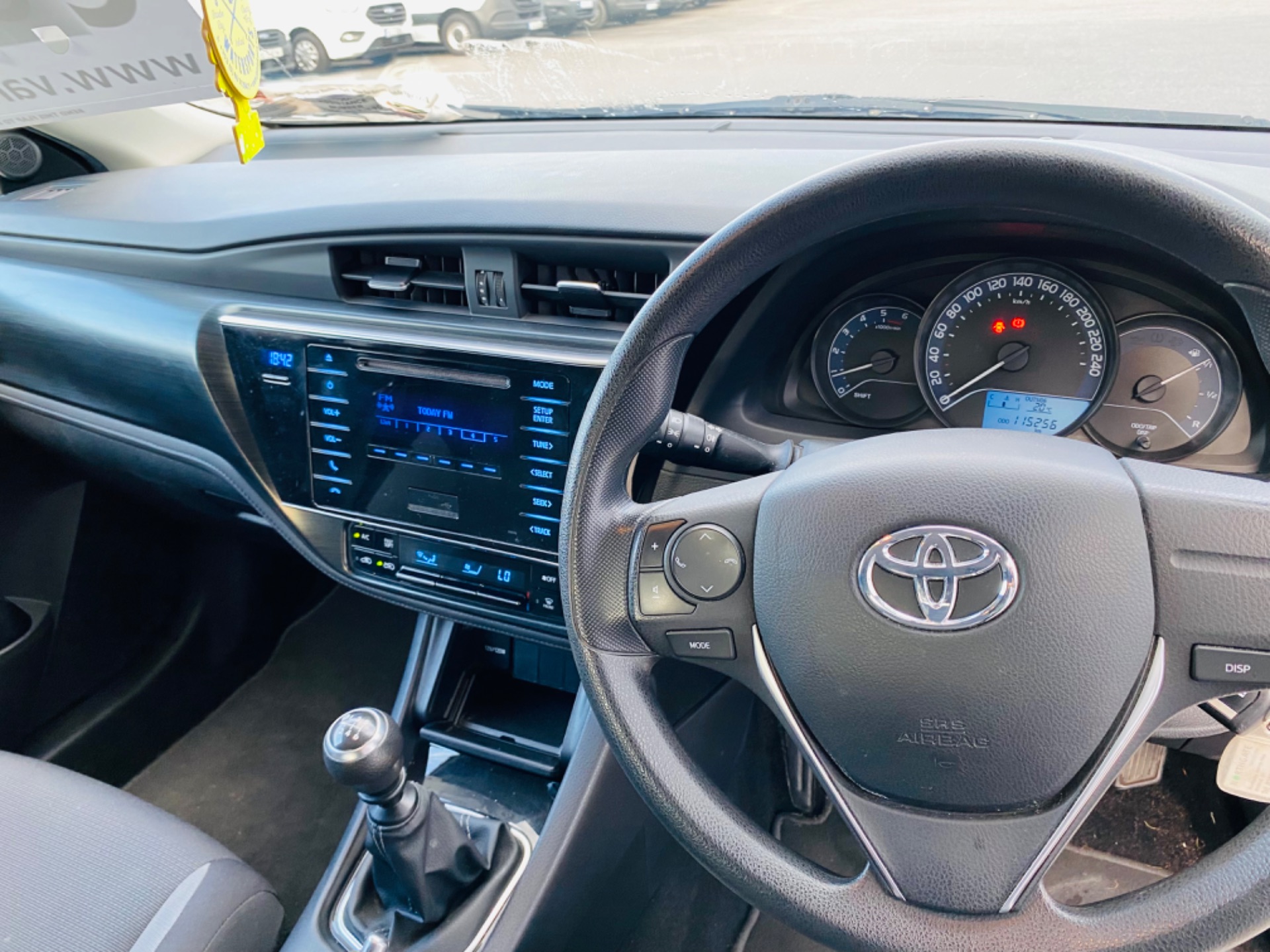 2018 Toyota Auris VAN 1.4 D4D Terra 4DR (181D21742) Thumbnail 13