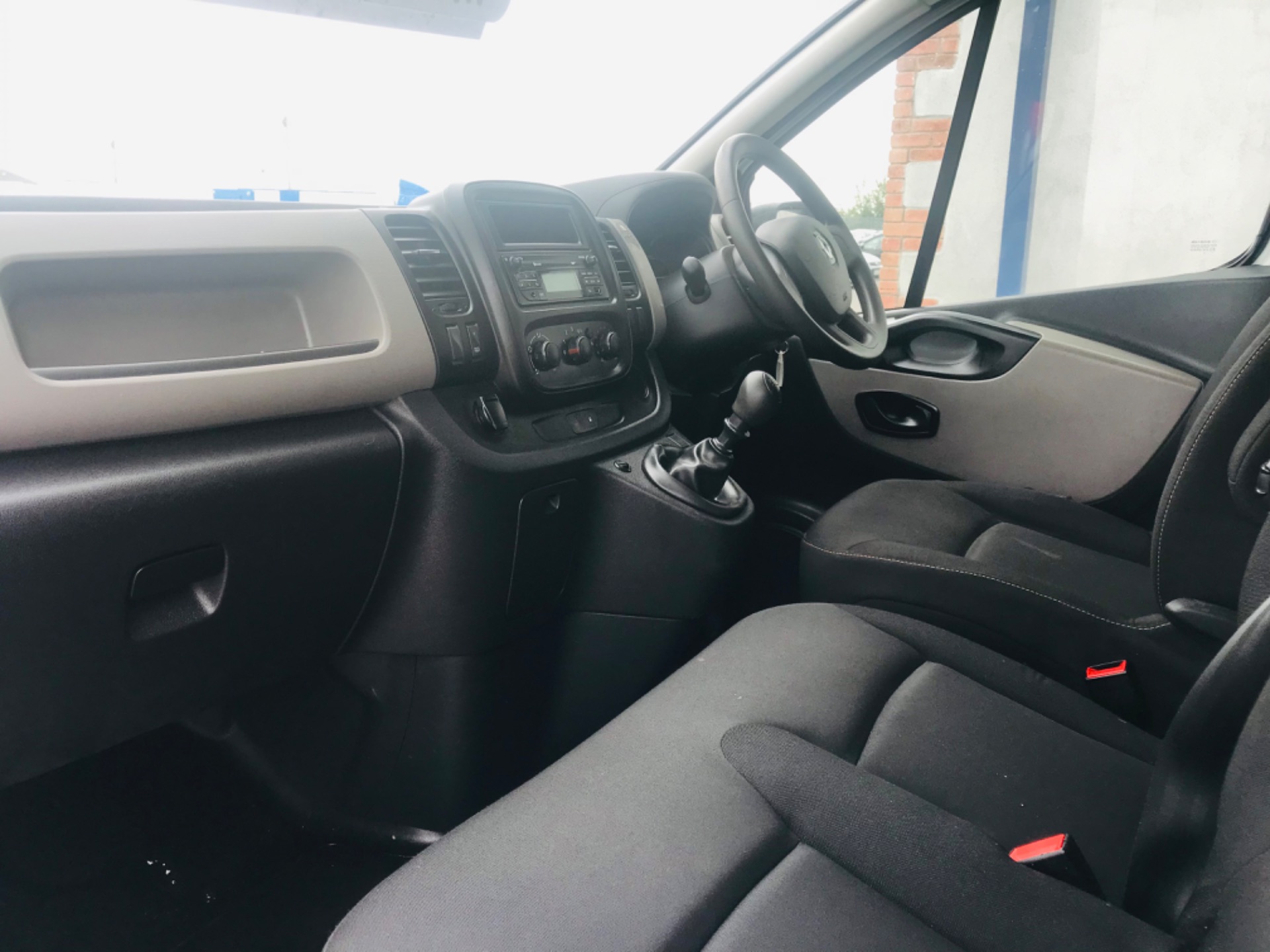 2018 Renault Trafic LL29 DCI 120 Business 3DR (181D39440) Thumbnail 12