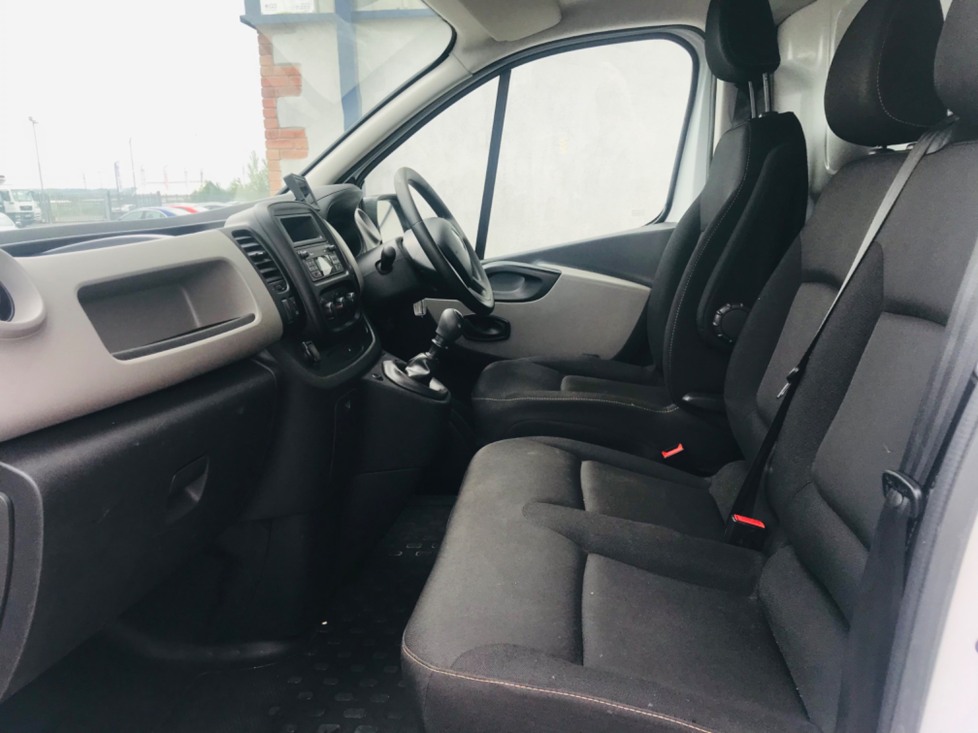 2018 Renault Trafic LL29 DCI 120 Business 3DR (181D39462) Thumbnail 10
