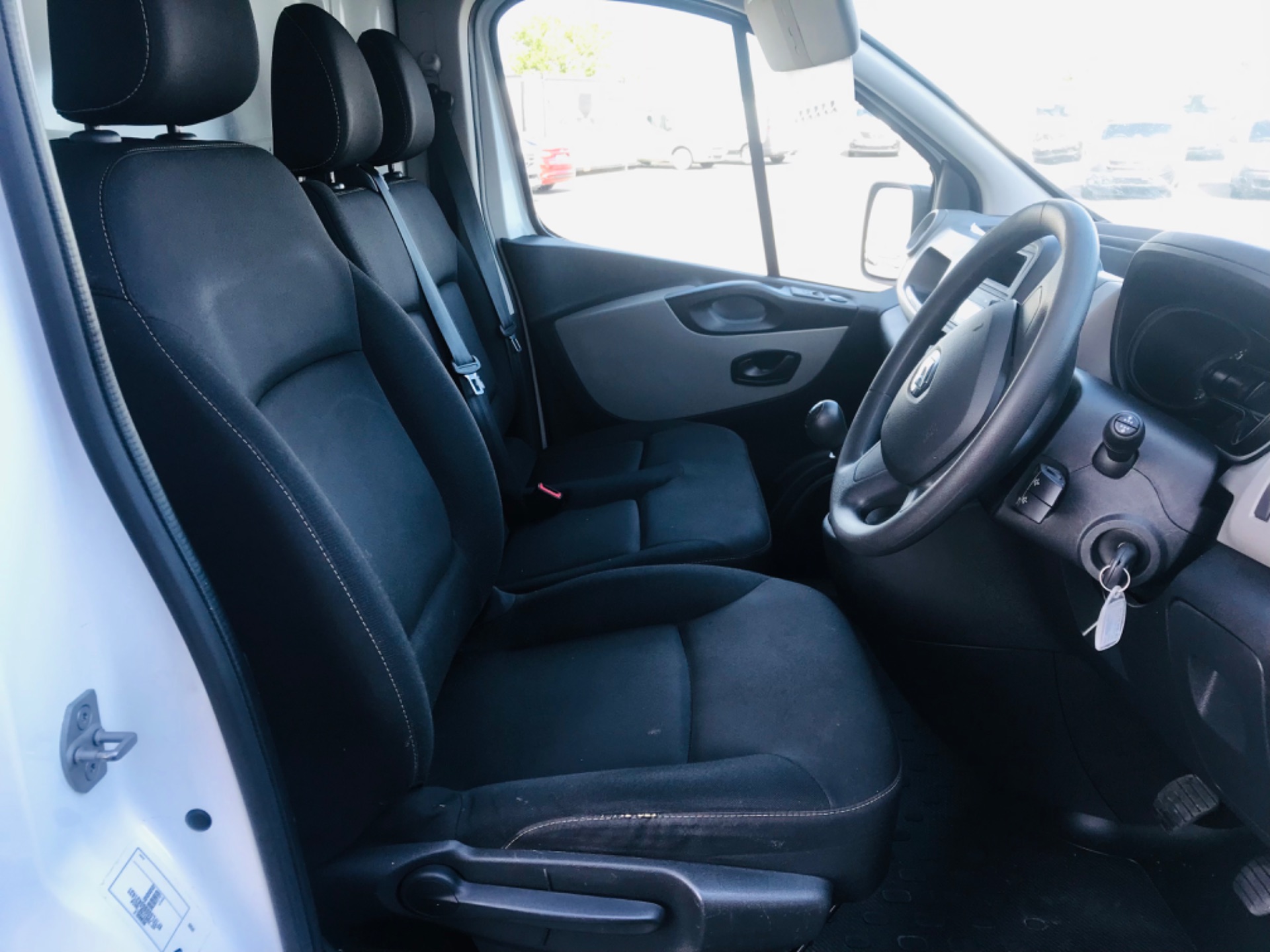 2018 Renault Trafic LL29 DCI 120 Business 3DR (181D43933) Image 11