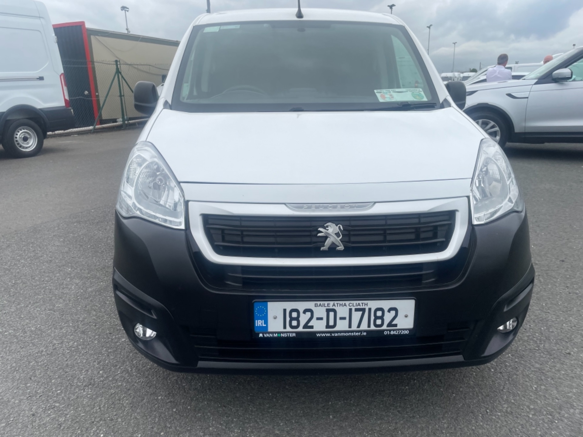 2018 Peugeot Partner Professional 1.6 Blue HDI 100 (182D17182) Thumbnail 2