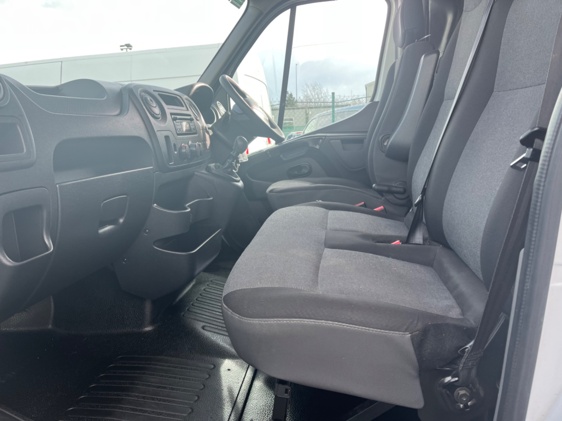 2019 Renault Master FWD LM35 DCI 130 Business EU6 (191D3100) Thumbnail 11