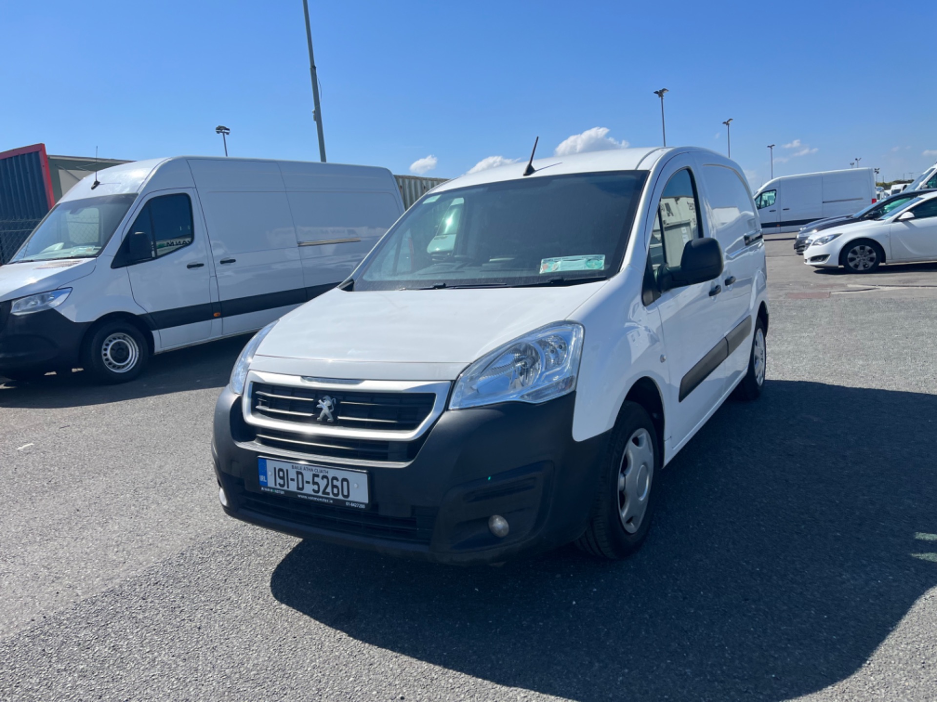 2019 Peugeot Partner Professional 1.6 Blue HDI 75 3 (191D5260) Thumbnail 3