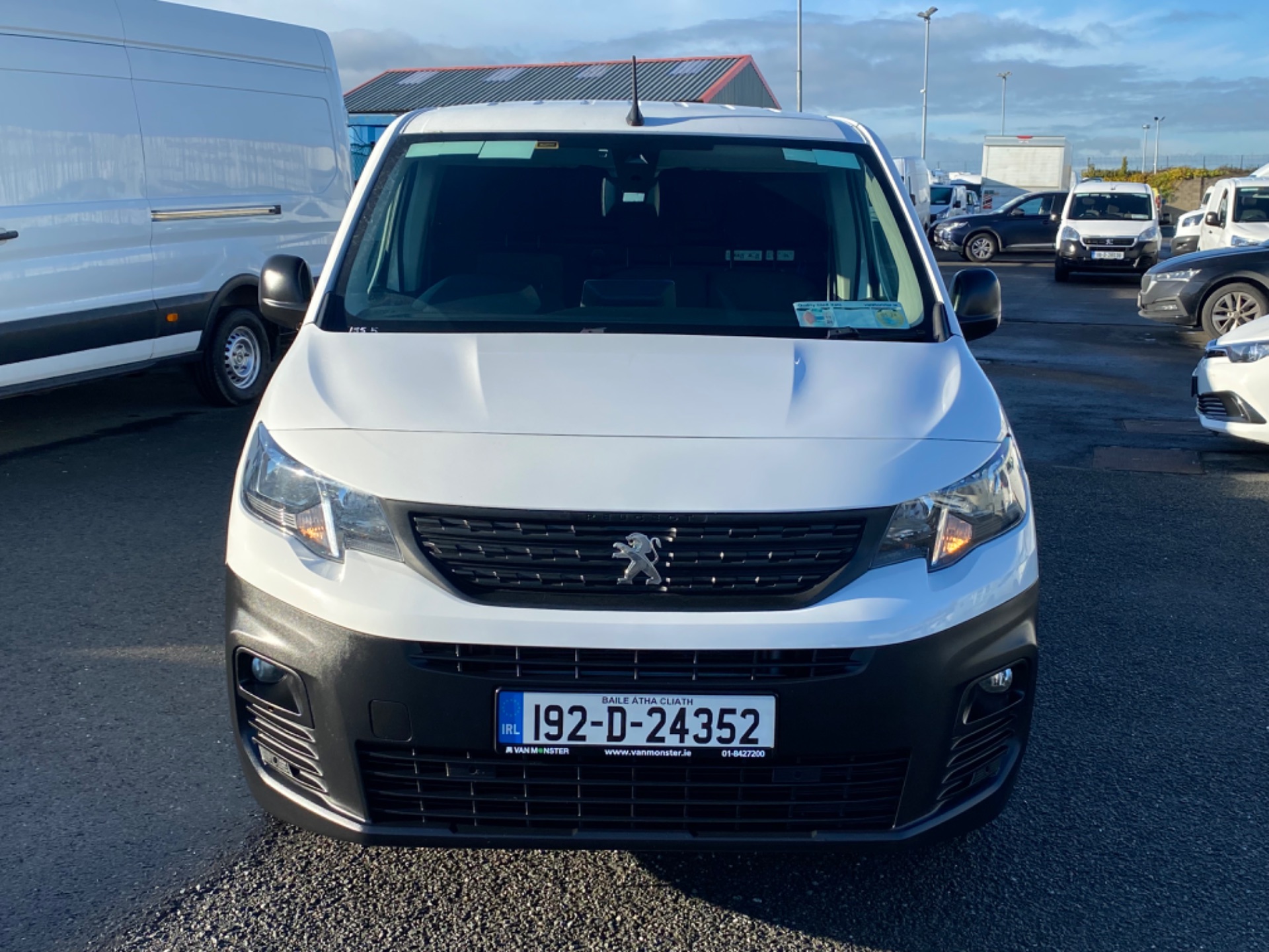 2019 Peugeot Partner Prof Plus 1.6hdi 100 1000KG 2D (192D24352) Thumbnail 2