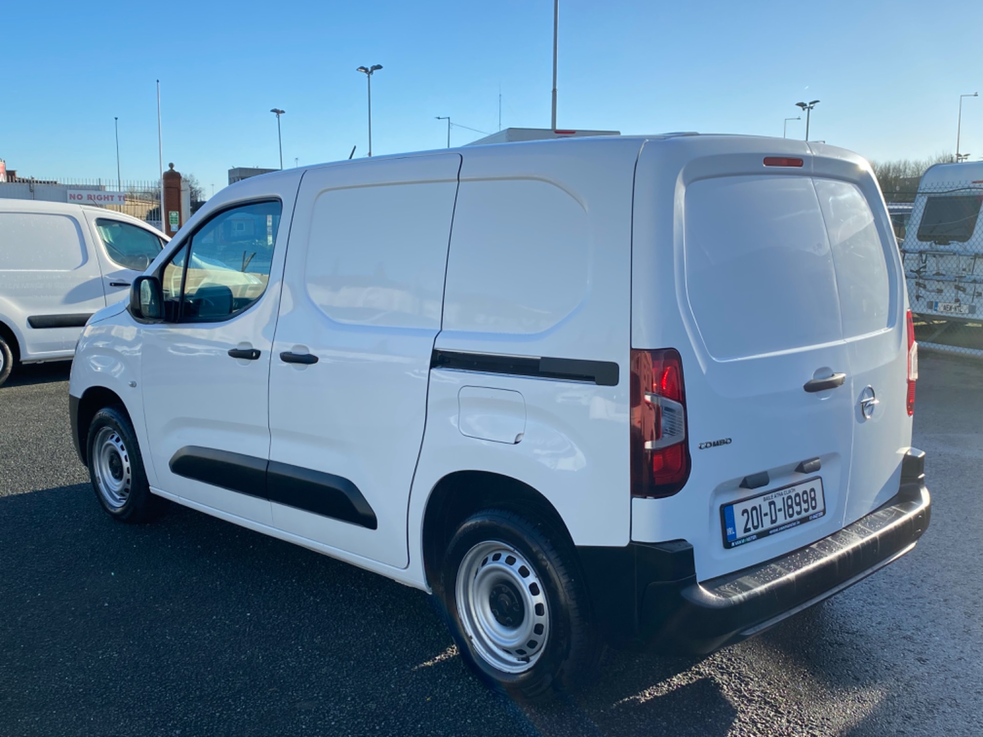 2020 Opel Combo Cargo 2000 L1H1 1.5 5DR (201D18998) Image 4