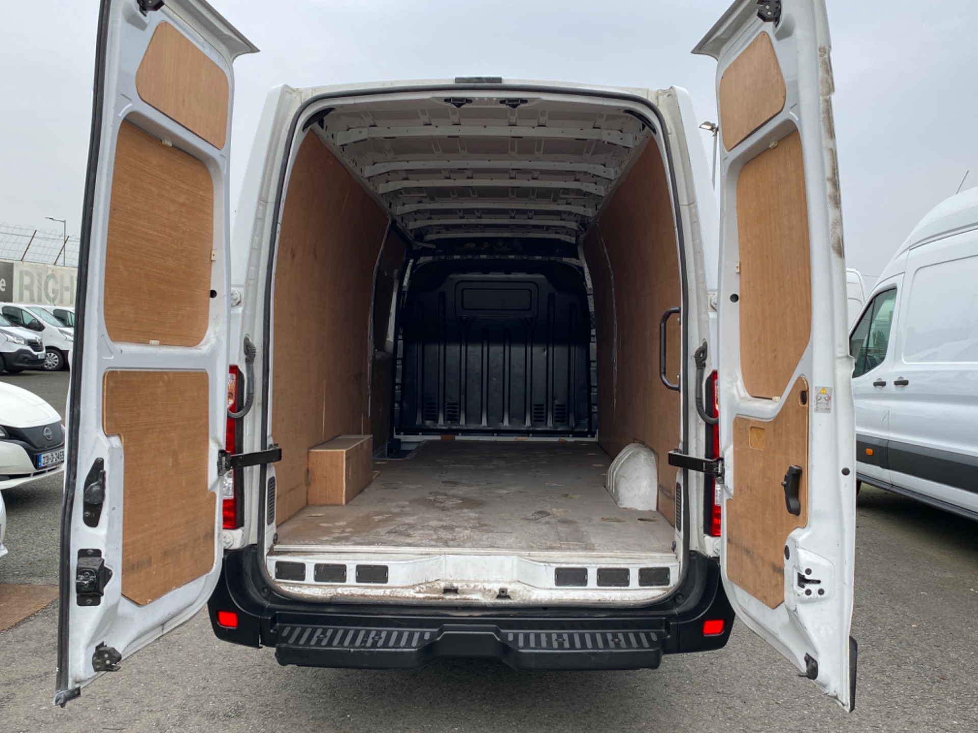 2020 Renault Master RWD LML35 DCI 130 Business MY1 (201D9384) Thumbnail 14