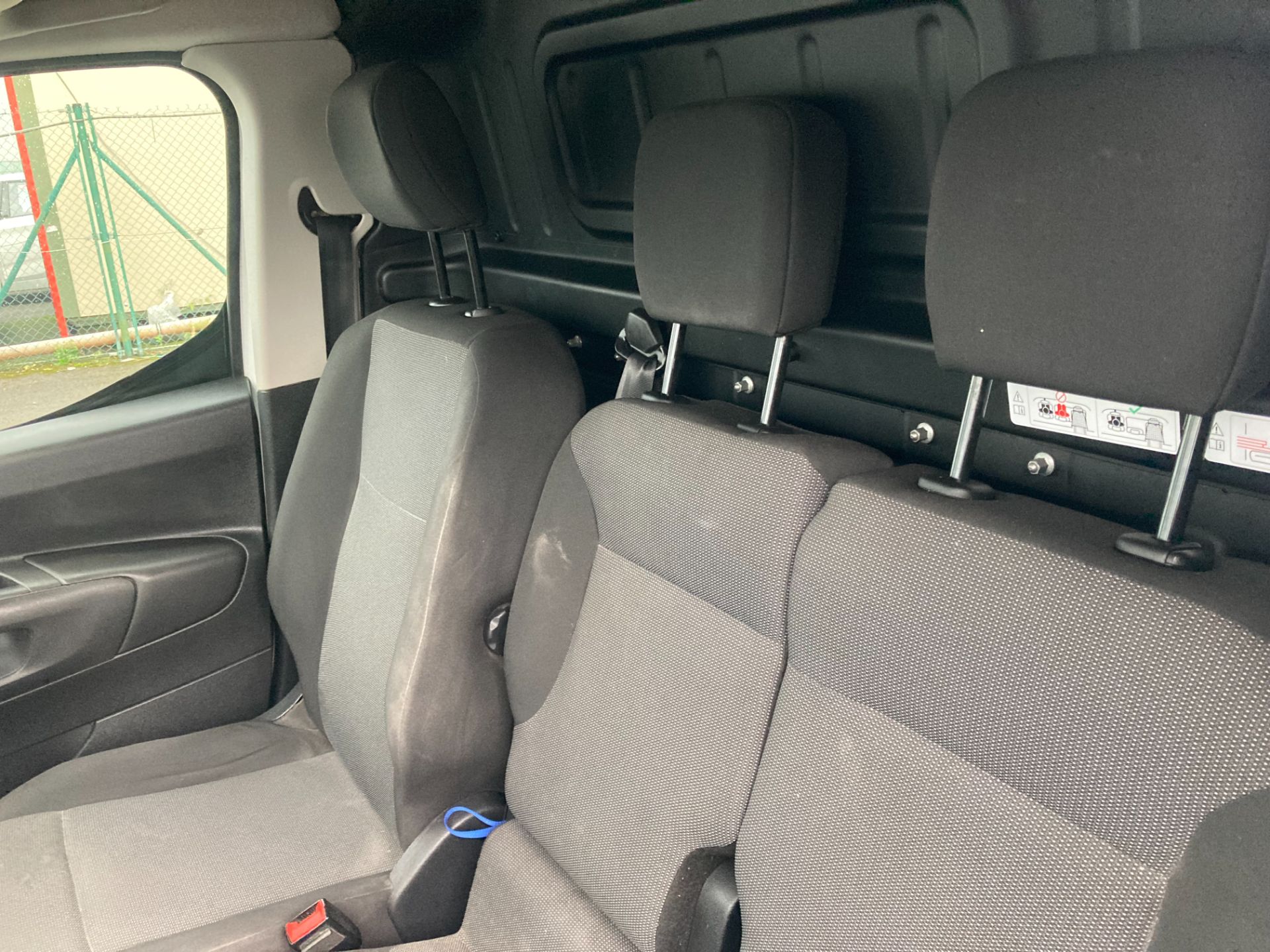 2020 Peugeot Partner Professional Plus 1.5 Blue HDI (202D19110) Image 11