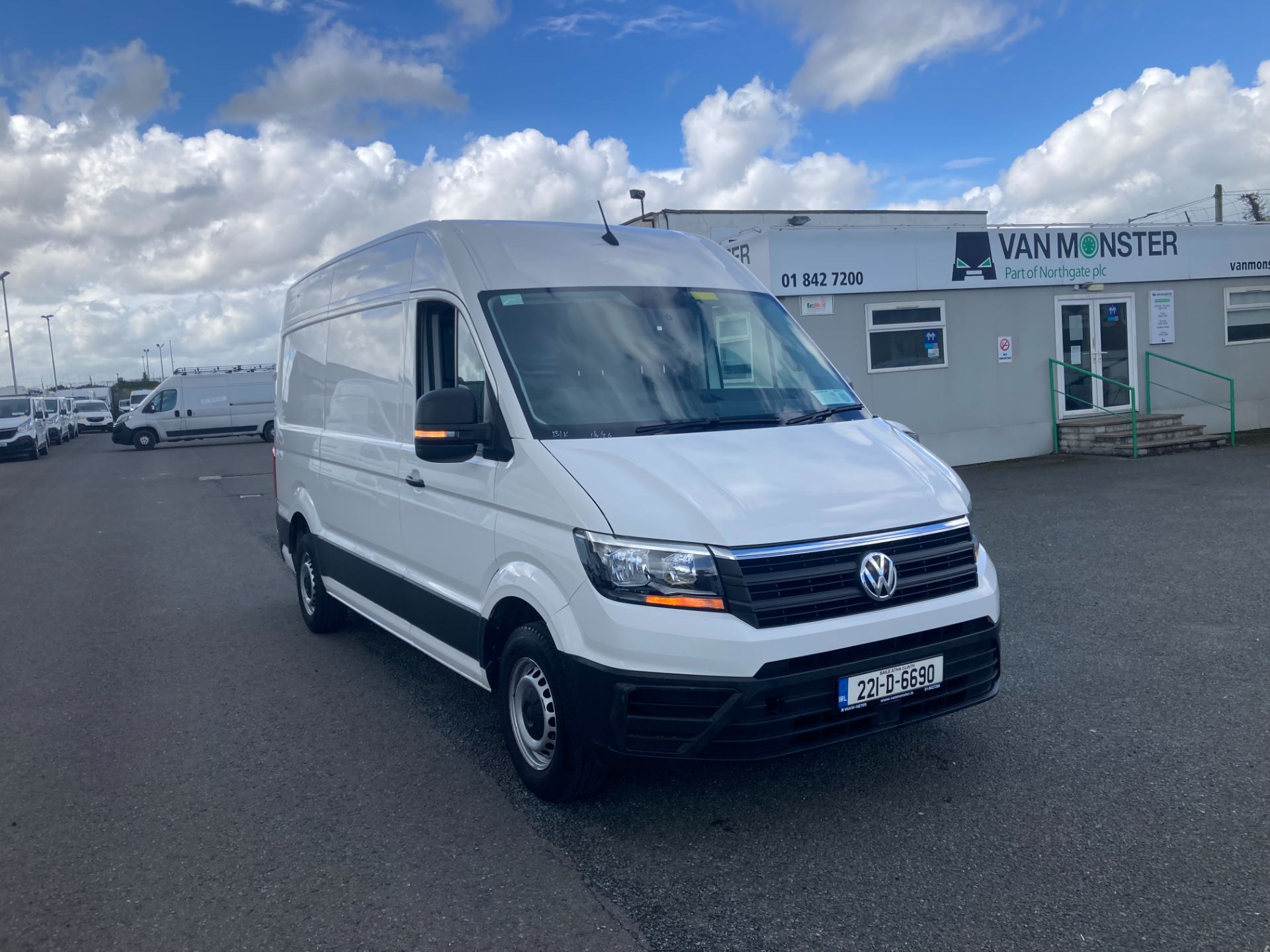2022 Volkswagen Crafter 35 MWB 140HP M6F 5DR (221D6690)