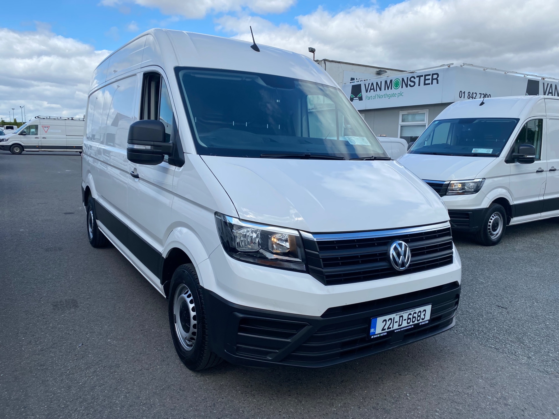 2022 Volkswagen Crafter 35 MWB 140HP M6F 5DR (221D6683)